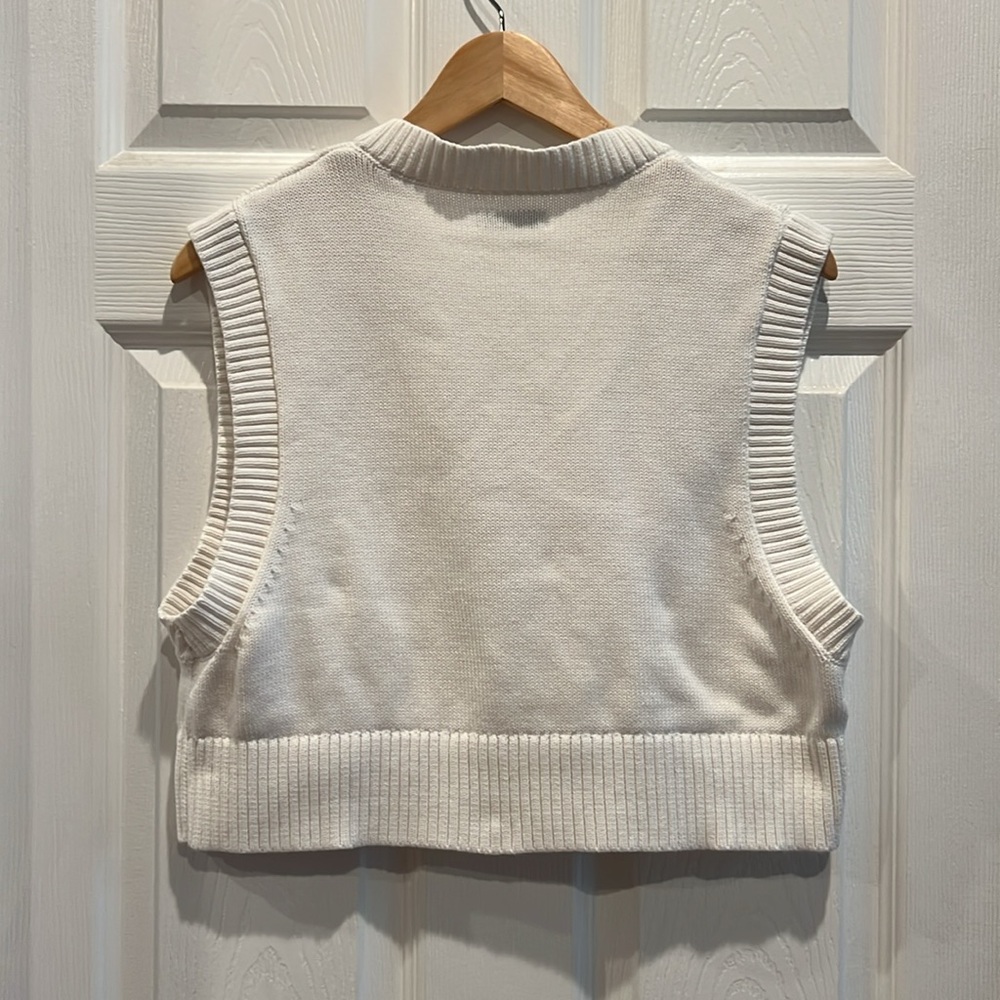 TNA White V-Neck Sweater Vest - Picture 4 of 9